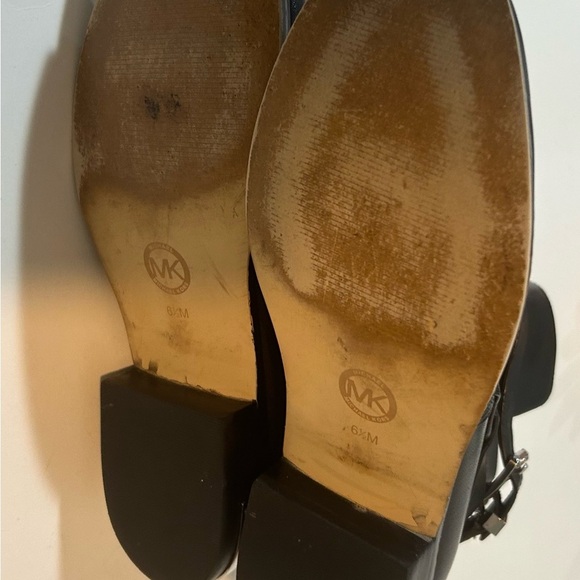 MICHAEL MICHAEL KORS
Arley Leather Ankle Boot Size 6.5 - Picture 9 of 10